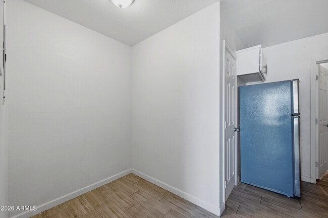 Building Photo - 907 N 22nd Pl