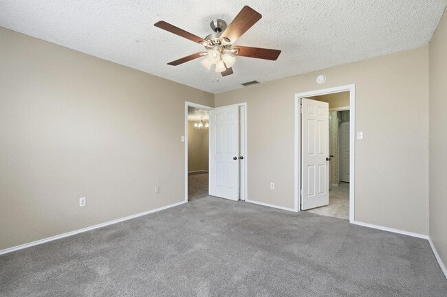 Building Photo - 246 Washington Blvd