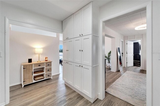 Building Photo - 1216 Hacienda Dr