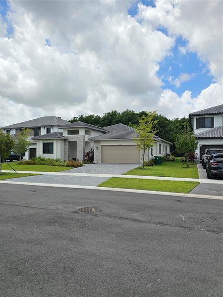 Building Photo - 10396 SW 57th Ct