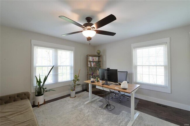 Building Photo - 1306 S Geyer Rd