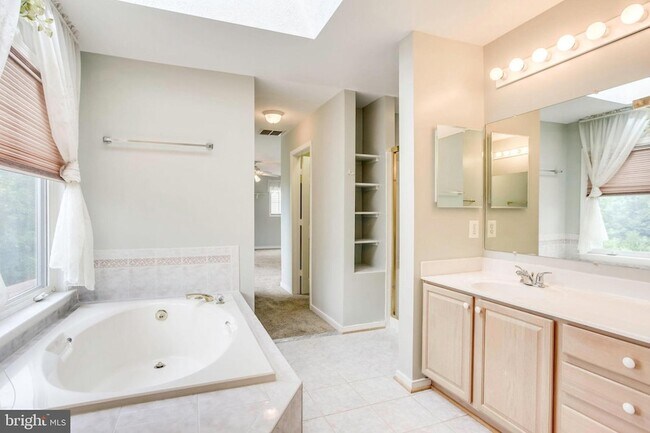 Building Photo - 26161 Rachel Hill Dr