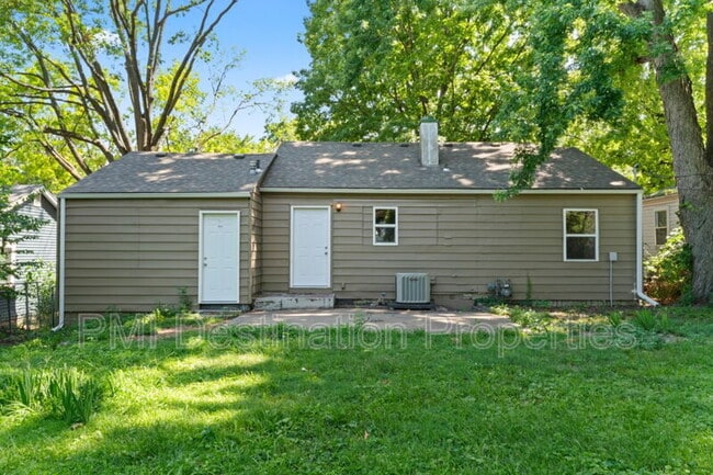 Building Photo - 1018 NE 44th Terrace