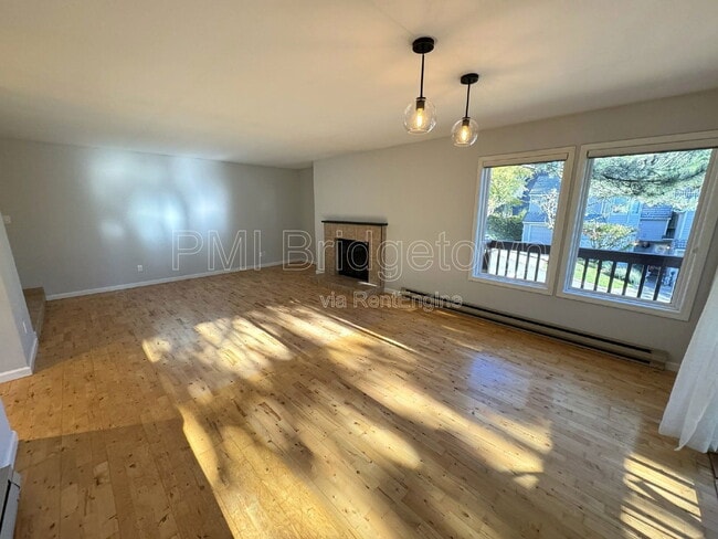 Building Photo - 307 Cervantes Cir