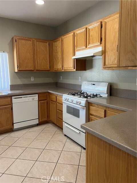 Building Photo - 13991 Silver Creek Way