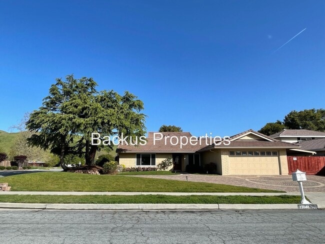 Primary Photo - Recently remodeled three bedroom home in T...