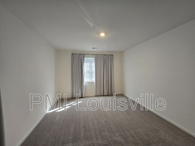 Building Photo - 5806 Kellie Wds Dr