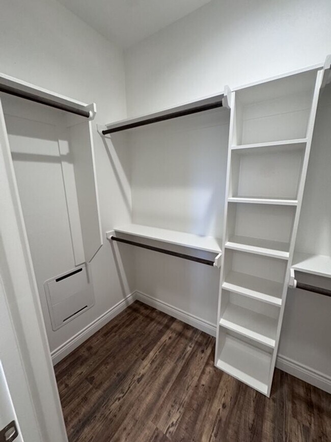 Building Photo - Sawdust Duplex