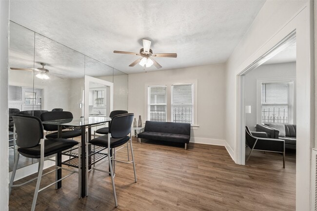 Building Photo - 2510 Rosewood St