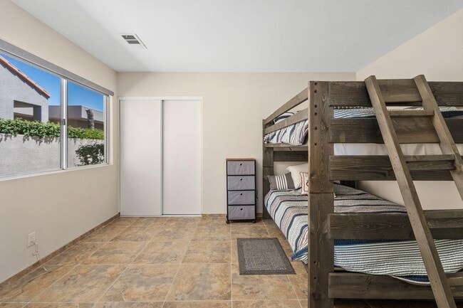Building Photo - 48 Pebble Beach Dr