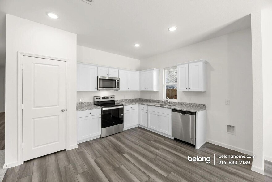 Building Photo - 10308 Holy Cross Ln