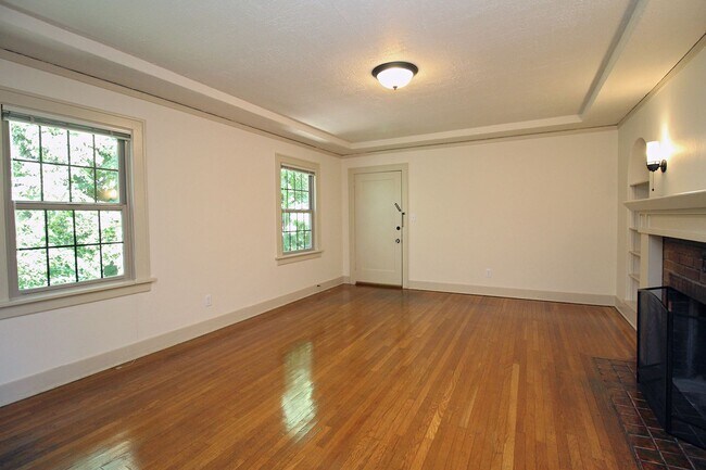 Building Photo - 2310 SE 22nd Ave