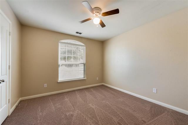 Building Photo - 2106 Bluebell Dr