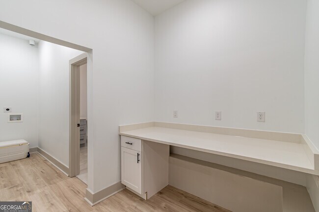 Building Photo - 651 Briarleigh Way