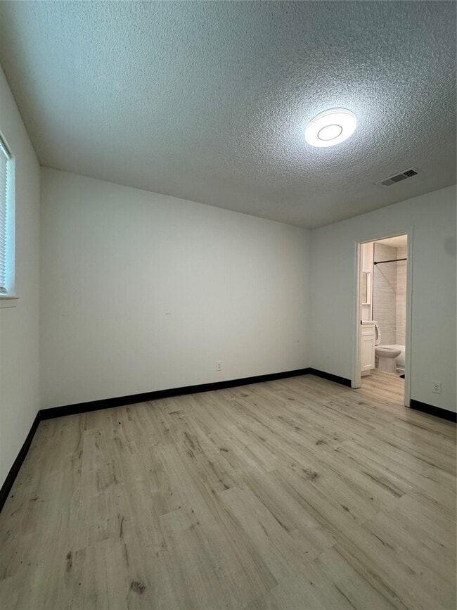 Building Photo - 1319 Brenda Ln