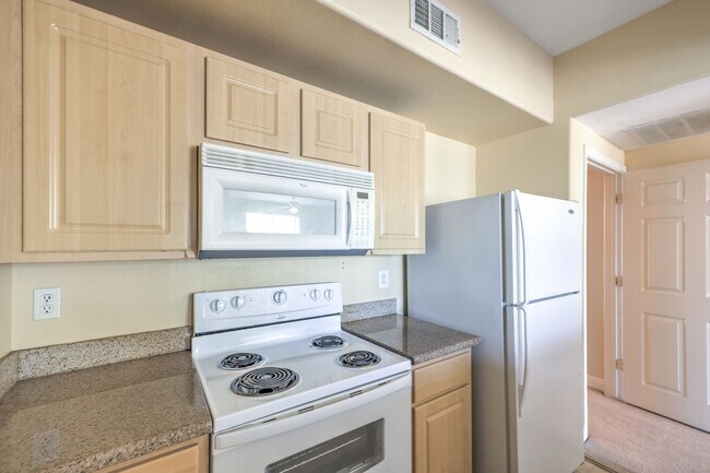 Building Photo - SW- 2 Bedroom Condo!