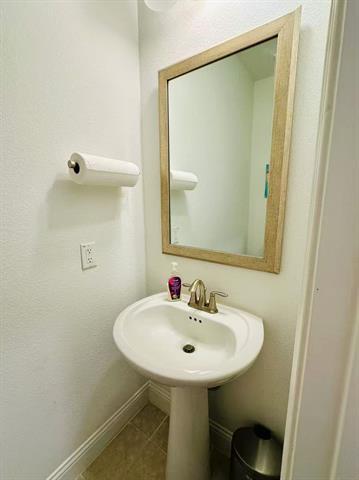 Building Photo - 16601 Hidden Cove Dr