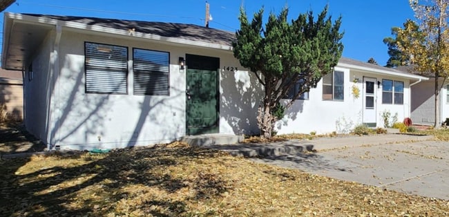 Building Photo - Renovated Cozy 2-Bedroom Duplex | Move In Now – Next Month’s Rent is Waived!