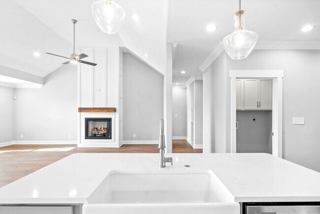Building Photo - 1065 Veridian Dr