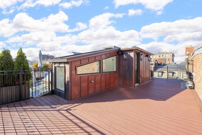 Building Photo - 5 Marlborough St