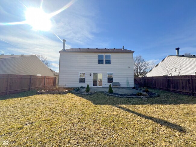 Building Photo - 14243 Holly Berry Cir