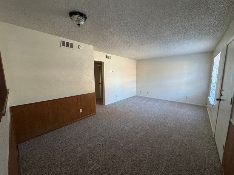 Building Photo - 228 Hold St