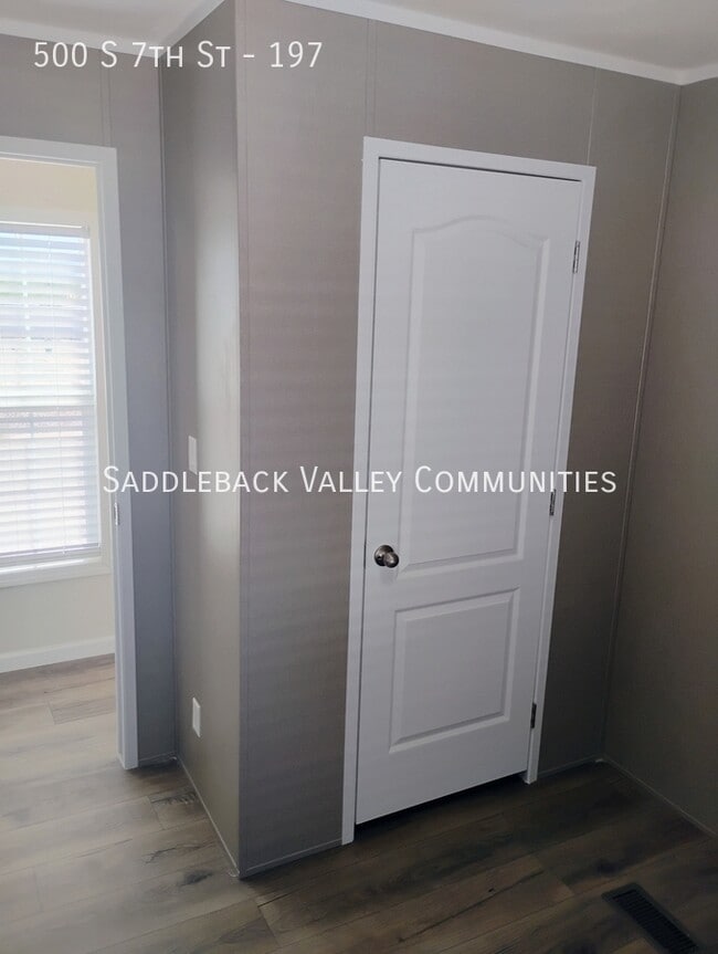 Building Photo - 500 S 7th St