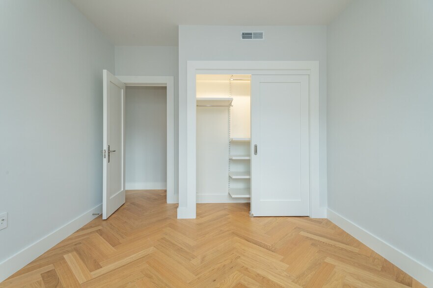 Building Photo - 18 Forest St