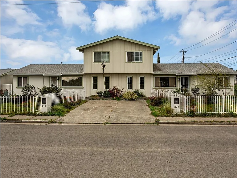 Primary Photo - 217 Mendocino St