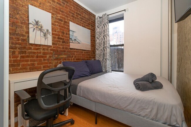 Building Photo - 1794 1st Ave