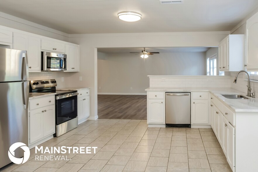Building Photo - 4806 Inglewood Ct SE