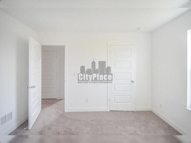 Building Photo - 3794 Cantebury Dr