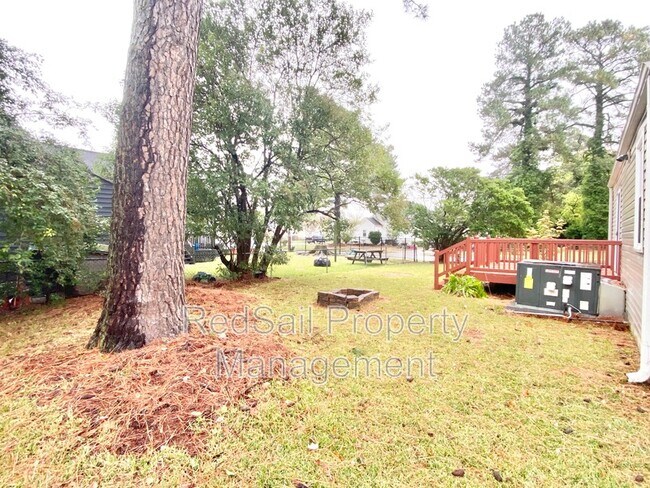 Building Photo - 3524 Bapaume Ave