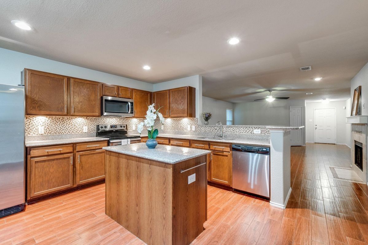 Building Photo - 13000 Sewanee Dr