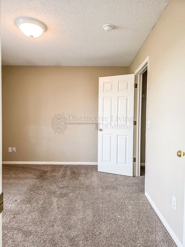 Building Photo - 1607 Bourland Ln