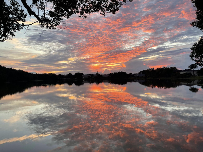 Morning Lake View - 8705 Lake Place Ln