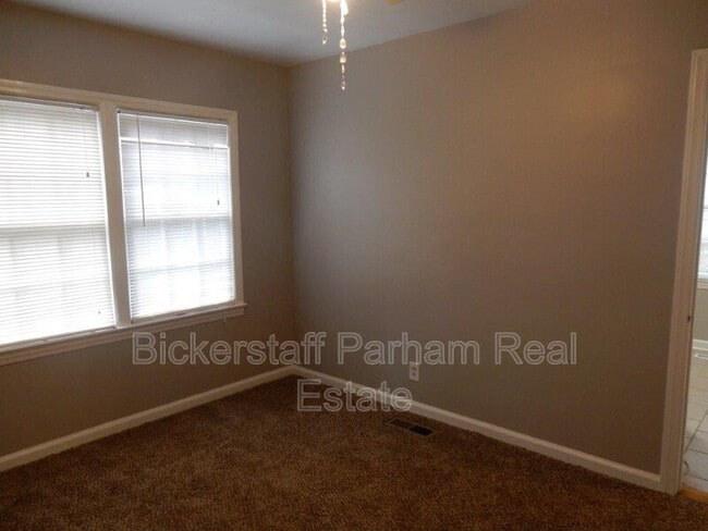 Building Photo - 6123 Warner Rd