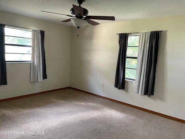 Building Photo - 363 Emerson Dr NW