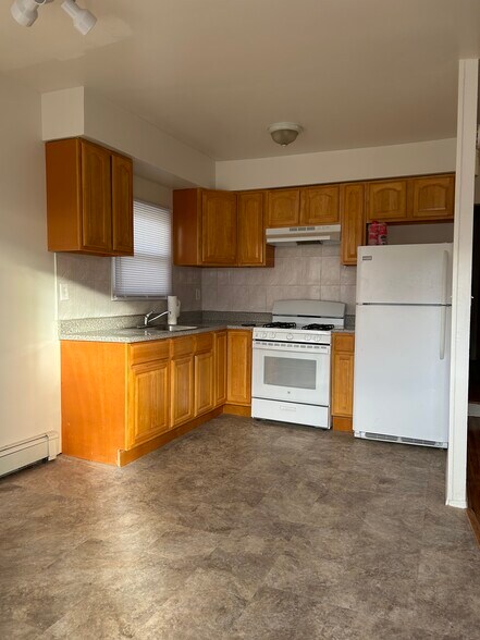 Building Photo - 450 Beach 63rd St