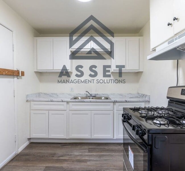 Building Photo - 3-Bedroom Available For Lease & Rent to Own!