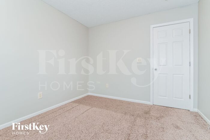 Building Photo - 725 Woodway Ln