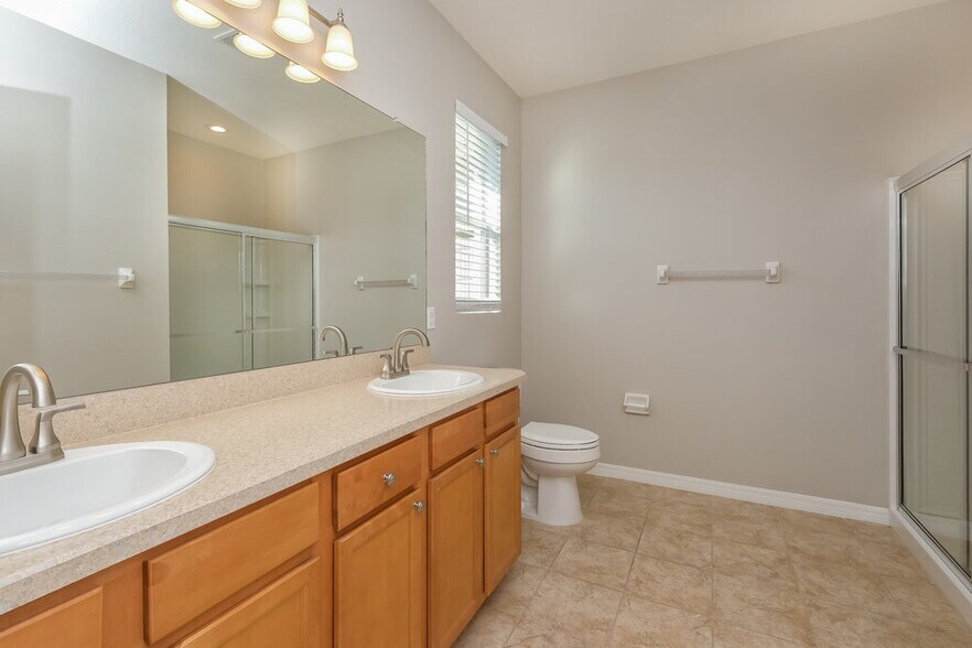 Building Photo - 6222 Twin Bridges Dr