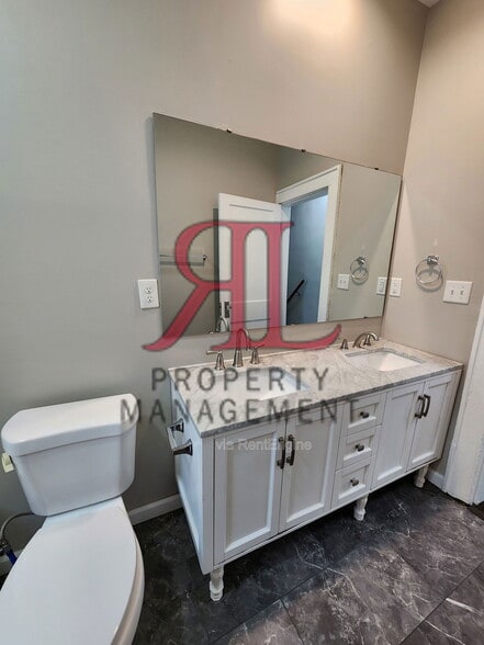 Building Photo - 644 S Champion Ave