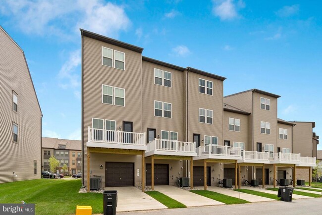 Building Photo - 289 Phoenix Dr
