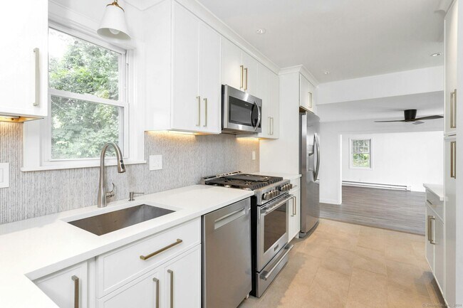 Building Photo - 124 Minturn Pl