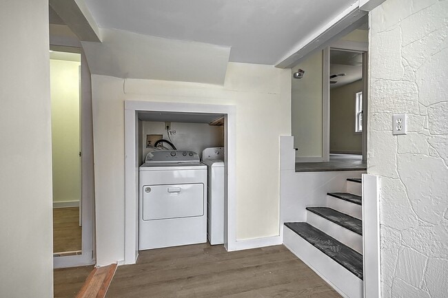 Building Photo - 4 Bedrooms 3 Baths Bristol TN