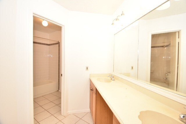 Building Photo - 15926 Pfeiffer Dr