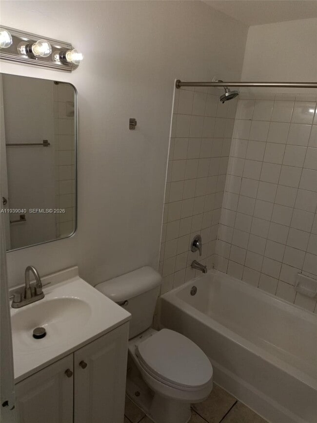 Building Photo - 947 Lake Terry Dr