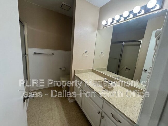 Building Photo - 6321 Kelly Dr