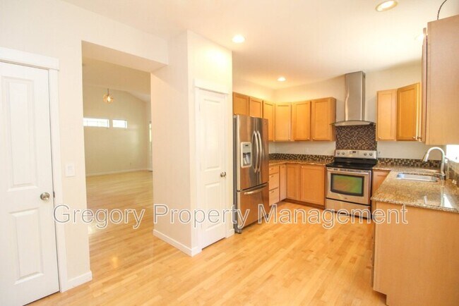 Building Photo - 15720 NE 95th Way